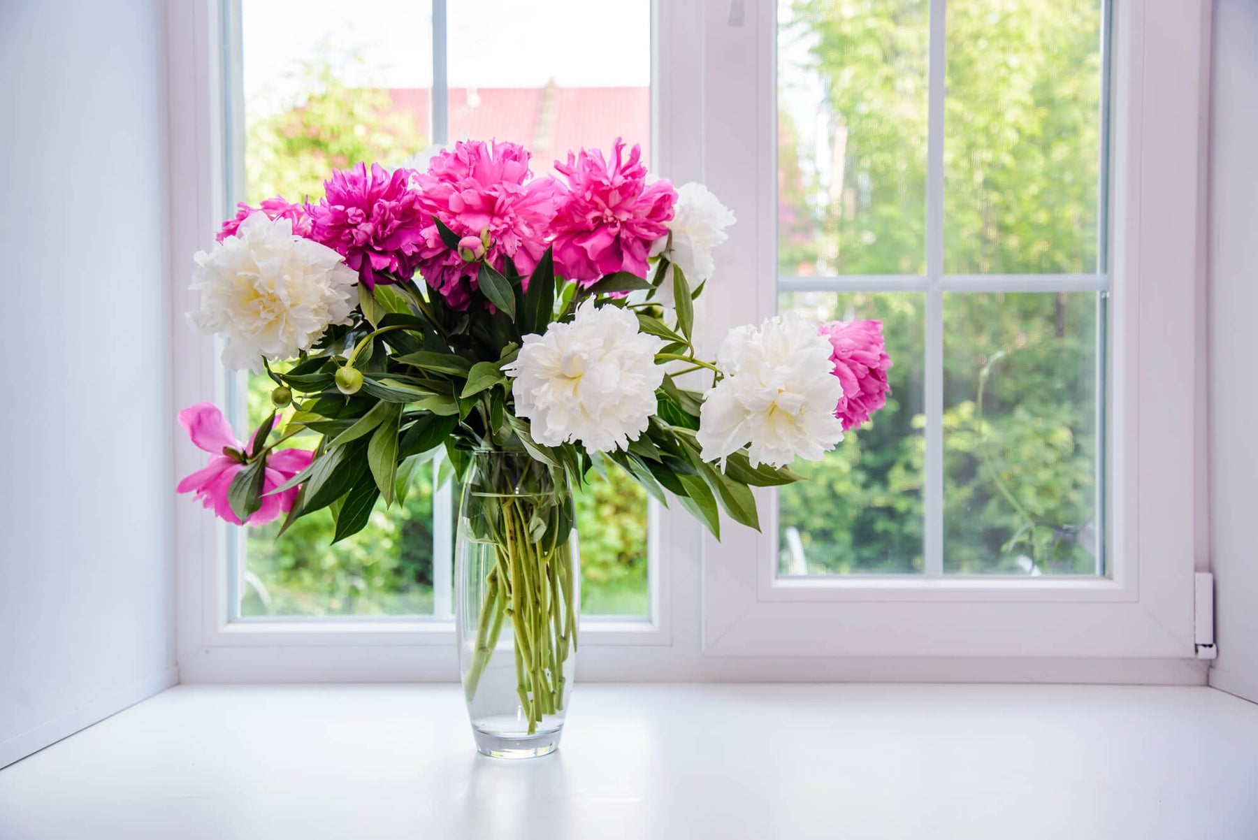 How to Make Fresh Flowers Look Their Best